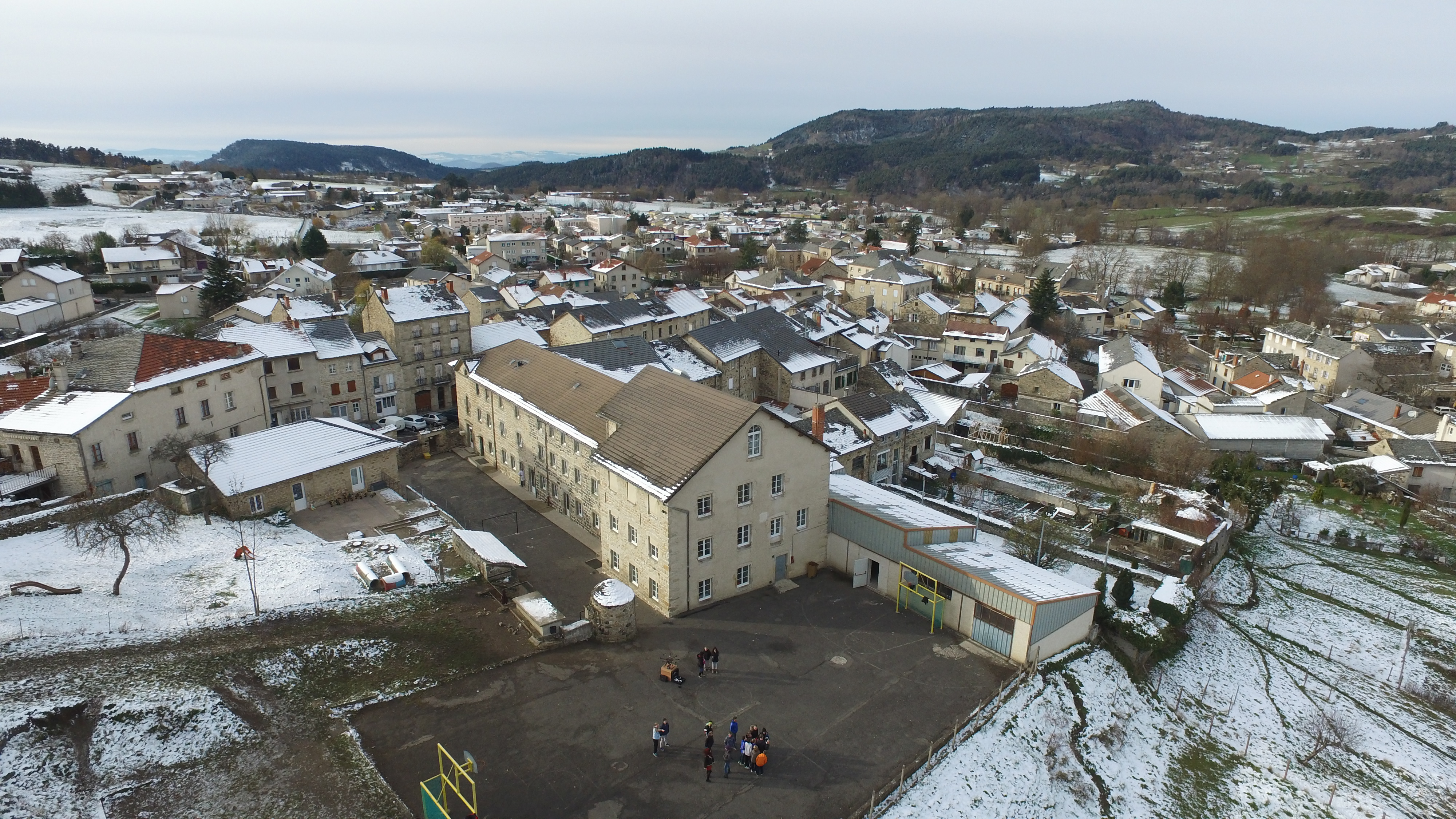 le college vu du ciel avec Dronevasion